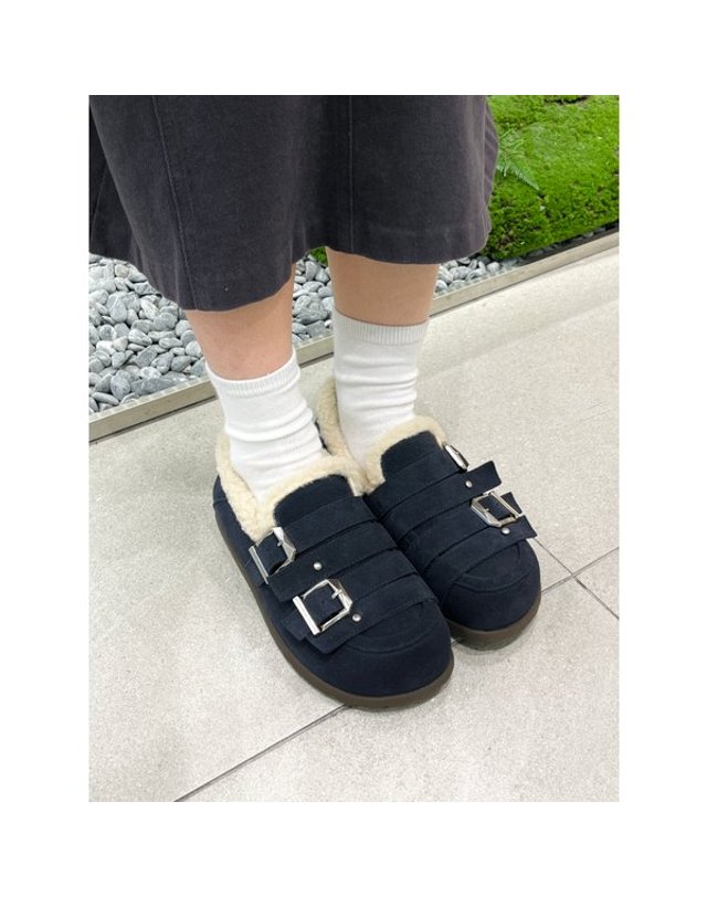 고세제화 [갤러리아] 고세 데일리 여성 와이드핏 벨티드 양털 쿠션 스니커즈 GZP5F024 레드 4.5cm 착용컷