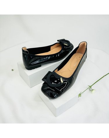 [갤러리아] 고세 데일리 여성 글로시 에나멜 하트 리본 컴포트 플랫 OZP5F037 블랙 1.5cm