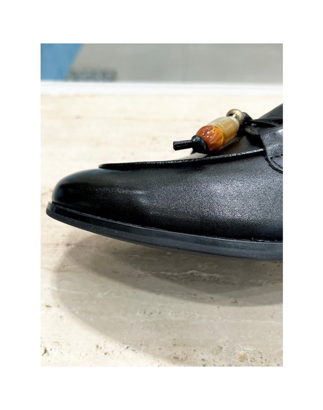 고세제화 [갤러리아] 고세 데일리 여성 소가죽 클래식 오브제 태슬 로퍼 GZP6F002 블랙 1.5cm 착용컷