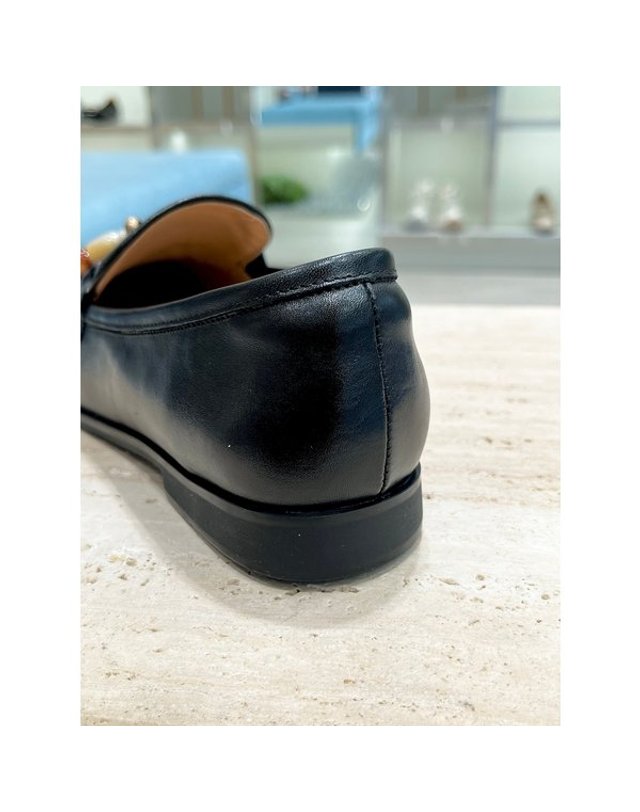 고세제화 [갤러리아] 고세 데일리 여성 소가죽 클래식 오브제 태슬 로퍼 GZP6F002 블랙 1.5cm 착용컷