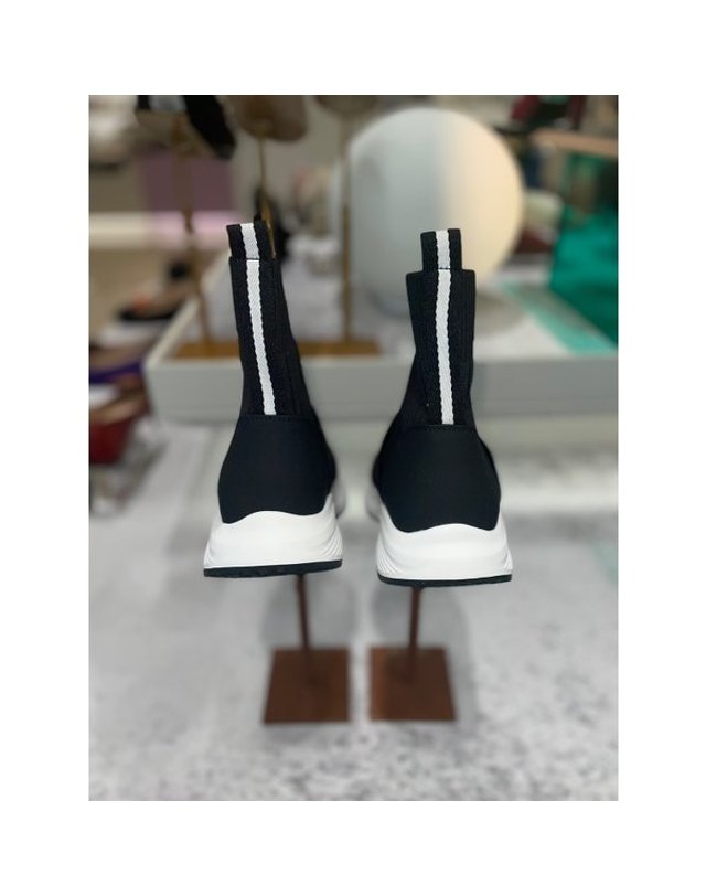 고세제화 [갤러리아] 고세 데일리 여성 니트 초경량 삭스부츠 GZA3F116BK 블랙 3cm 착용컷