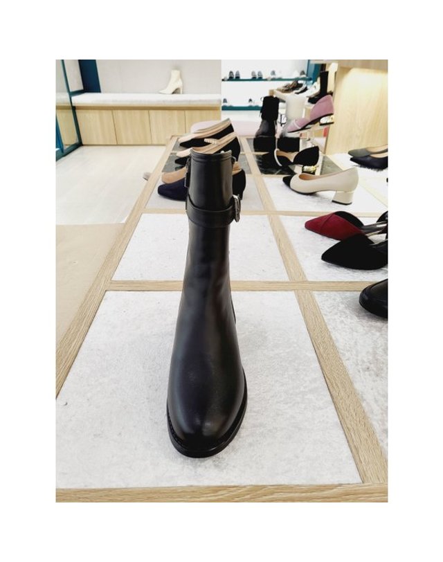 고세제화 [갤러리아] 고세 여성하프부츠 GZH3F120 블랙 3CM 착용컷