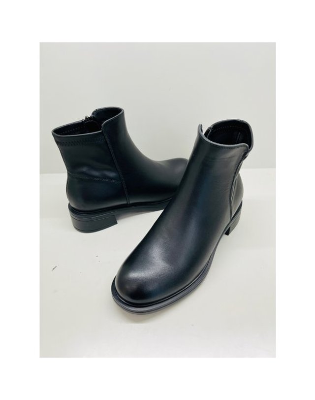 고세제화 [갤러리아] 고세 데일리 여성 베이직 경량 스판부츠 GZA4F022 블랙 4cm 착용컷
