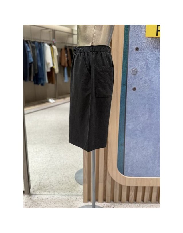 베네통키즈 베네통 [갤러리아] [25F/W] 밴딩 와이드 하프팬츠 BAPT93541 착용컷