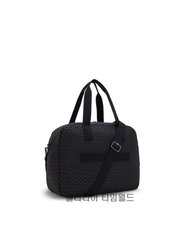 키플링 [갤러리아] 키플링 보스턴백 여행 출장가방 크로스백 데페아XL 시크니처 엠보 KPABR06 SIEB 착용컷