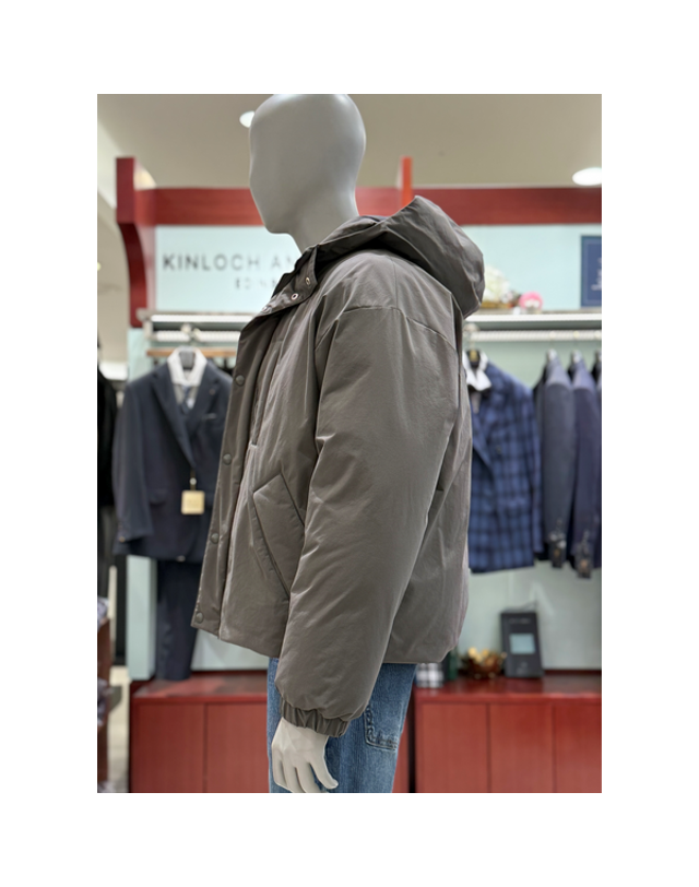 킨록 [갤러리아] 킨록 F/W 구스다운 후드 점퍼 카키 (TLKU22) 착용컷