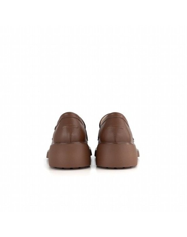 탠디 [갤러리아] 여성 청키 로퍼 (굽 5CM) G25401_BROWN 착용컷