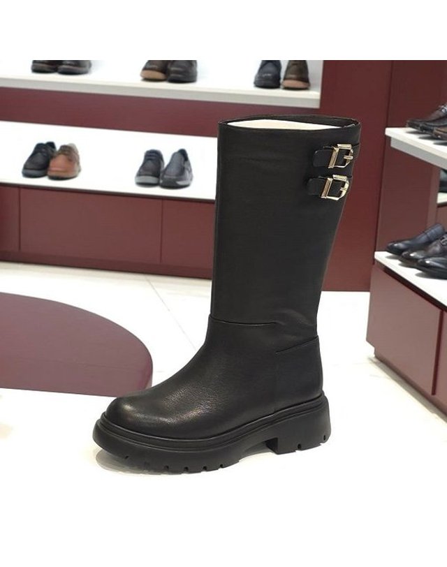 탠디 [갤러리아] 탠디 여성 와이드 미들부츠 (5CM) G25450 BLACK 착용컷