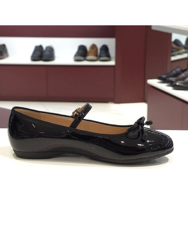 탠디 [갤러리아] 탠디 여성 플랫 (2CM) J1586 BLACK 착용컷
