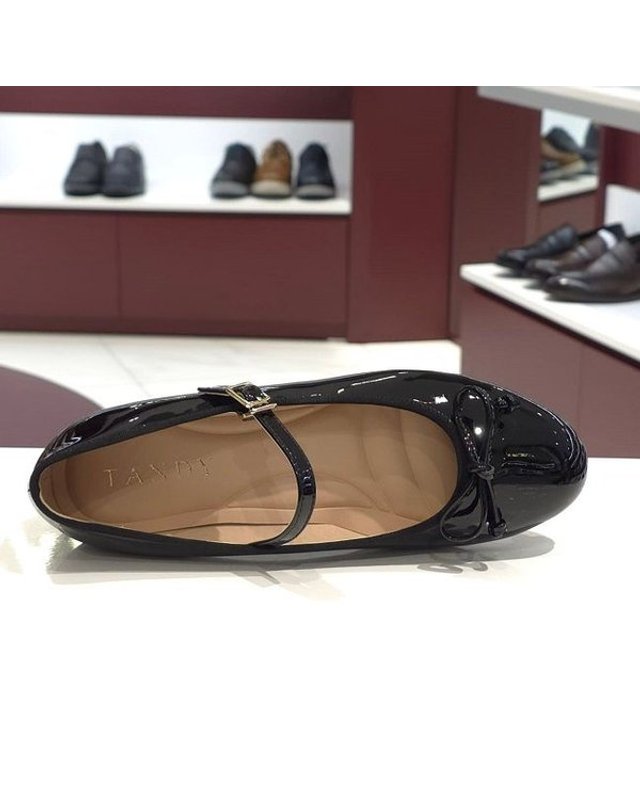 탠디 [갤러리아] 탠디 여성 플랫 (2CM) J1586 BLACK 착용컷