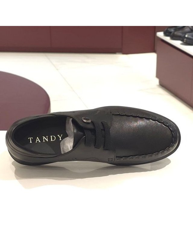 탠디 [갤러리아] 탠디 남성 보트화 (3CM) Q19177 BLACK 착용컷