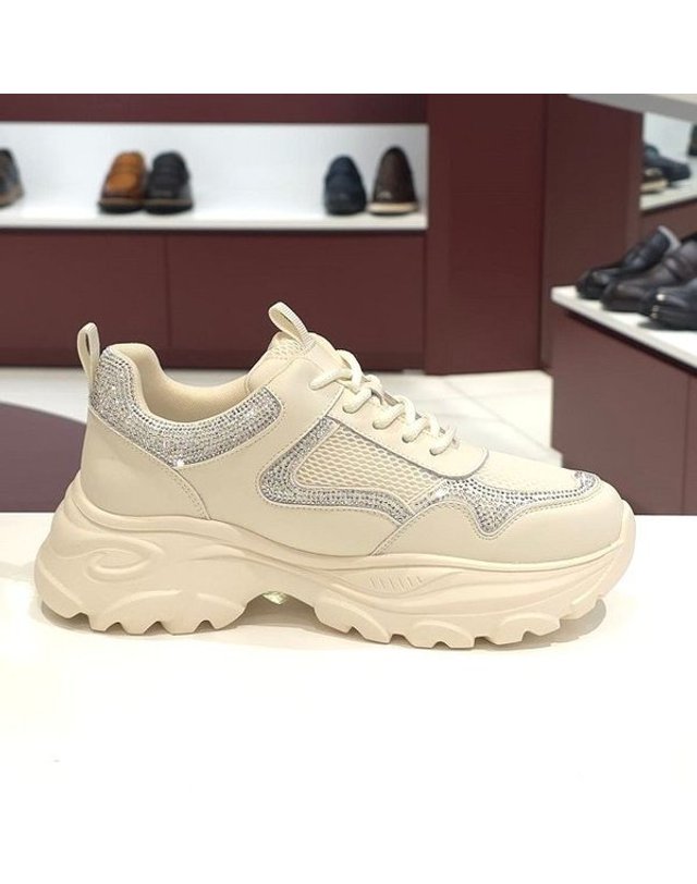 탠디 [갤러리아] 탠디 여성 키높이 스니커즈 (5CM) G26022 WHITE 착용컷