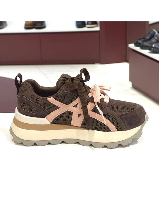탠디 [갤러리아] 탠디 여성 청키 스니커즈 (4CM) G26033 BROWN 착용컷