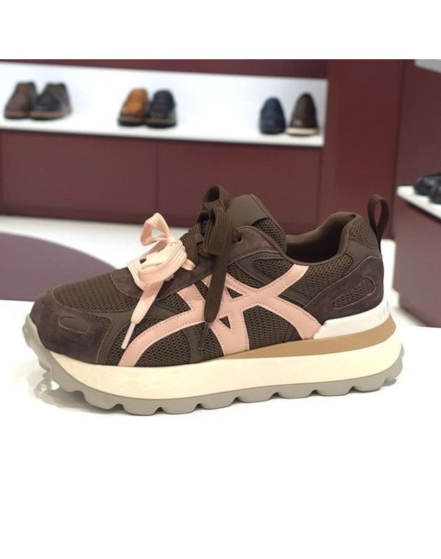 탠디 [갤러리아] 탠디 여성 청키 스니커즈 (4CM) G26033 BROWN 착용컷