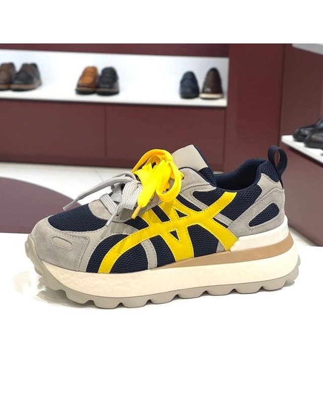 탠디 [갤러리아] 탠디 여성 스니커즈 (4CM) G26033 NAVY 착용컷