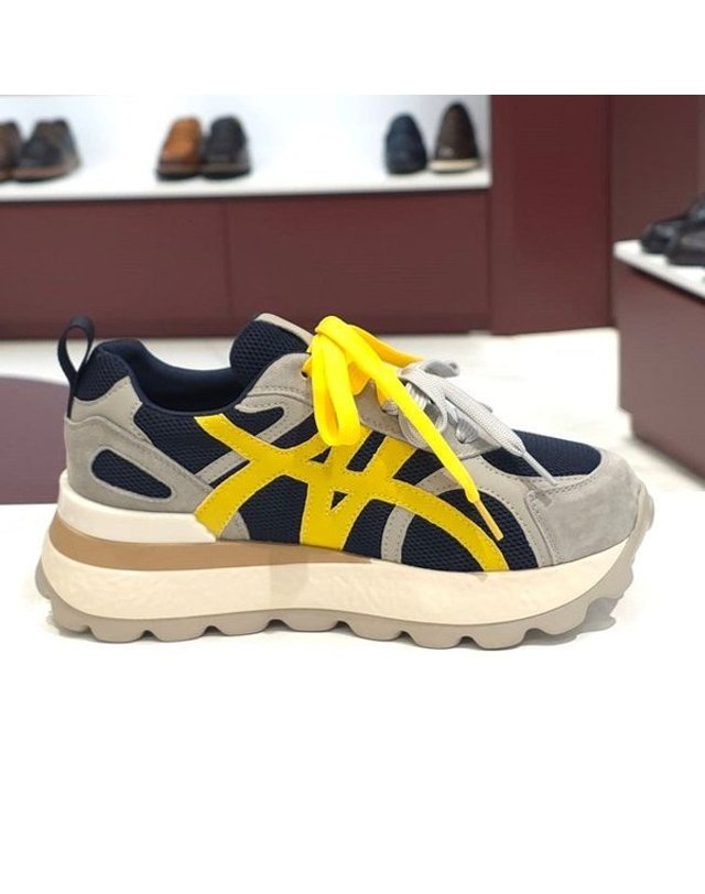 탠디 [갤러리아] 탠디 여성 스니커즈 (4CM) G26033 NAVY 착용컷