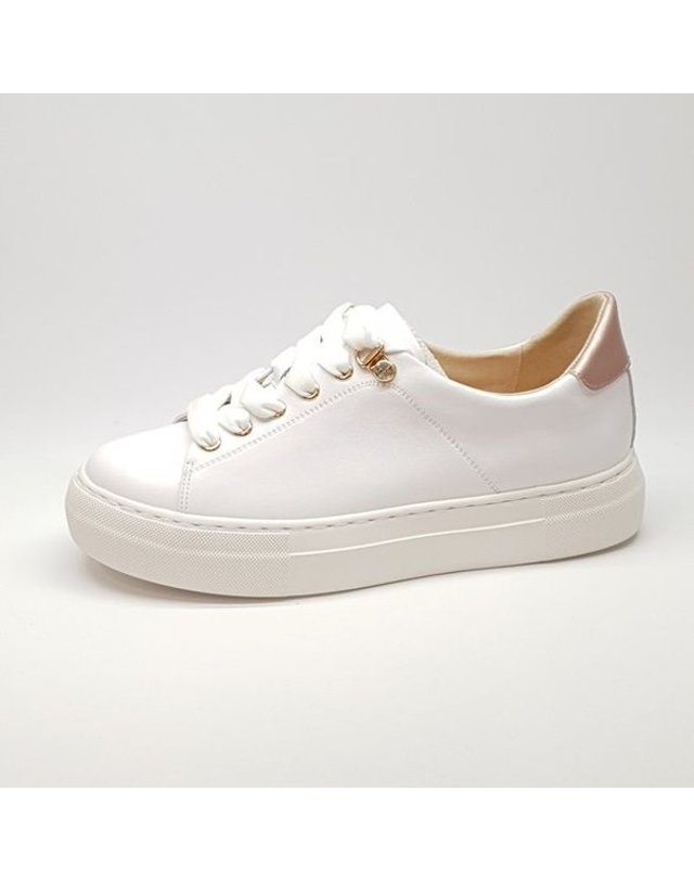 탠디 [갤러리아] 탠디 여성 스니커즈 (4CM) G20029 WHITE 착용컷