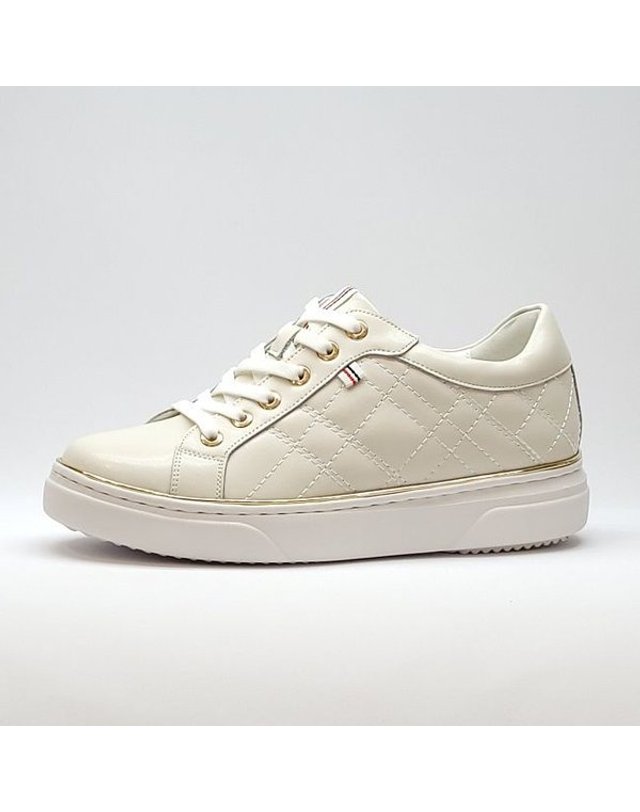 탠디 [갤러리아] 탠디 여성 스니커즈 (4CM) J1528V IVORY 착용컷