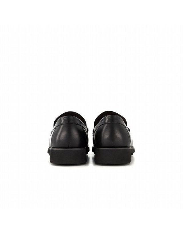 탠디 [갤러리아] 남성 페니로퍼 (굽 3CM) H24002_BLACK 착용컷