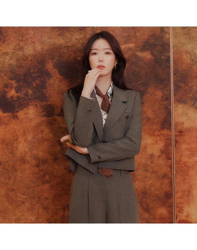 베스띠벨리 [갤러리아] [25FW] 입술포켓 정장셋업 자켓 (BLJAI1109)BLJ1109 착용컷