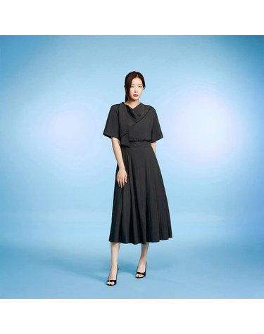 베스띠벨리 [갤러리아] [26SS] 스카프 레이어드 넥라인 밴딩 원피스 (BMOAE2513)BMO2513