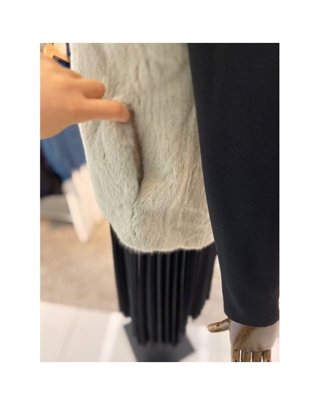 베스띠벨리 [갤러리아] [21F/W]천연밍크풀스킨 지퍼 베스트 (BDVEY8722)BDV8722 착용컷