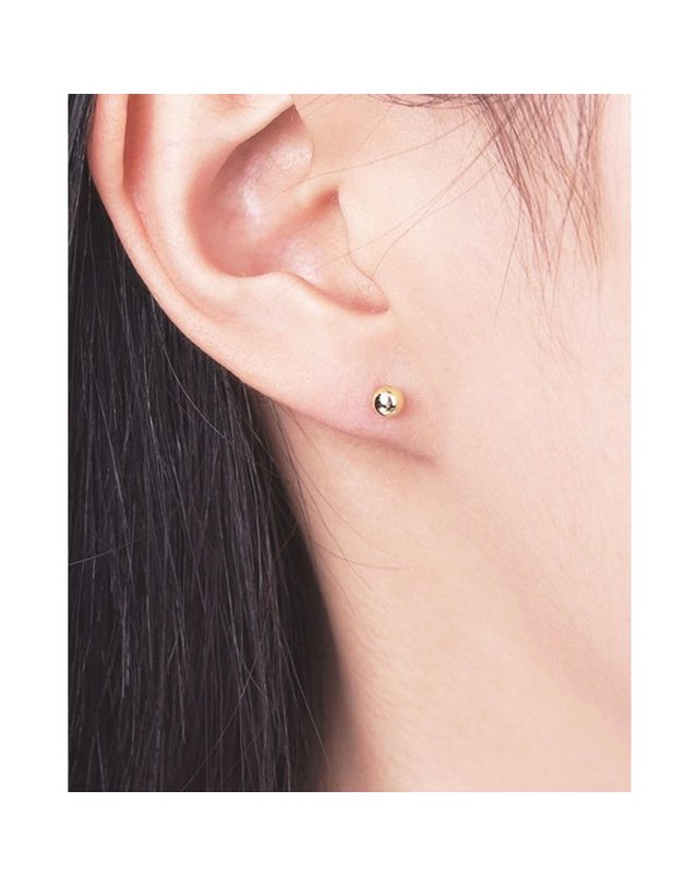 로이드 [갤러리아] [로이드] 베이직 라운드볼 4mm 14K 귀걸이 (옐로우골드) 착용컷