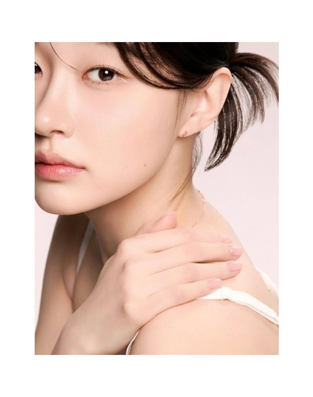 로이드 [갤러리아] [로이드] 튜더로즈가든 핑크 피스 페어컷 14K 귀걸이 착용컷