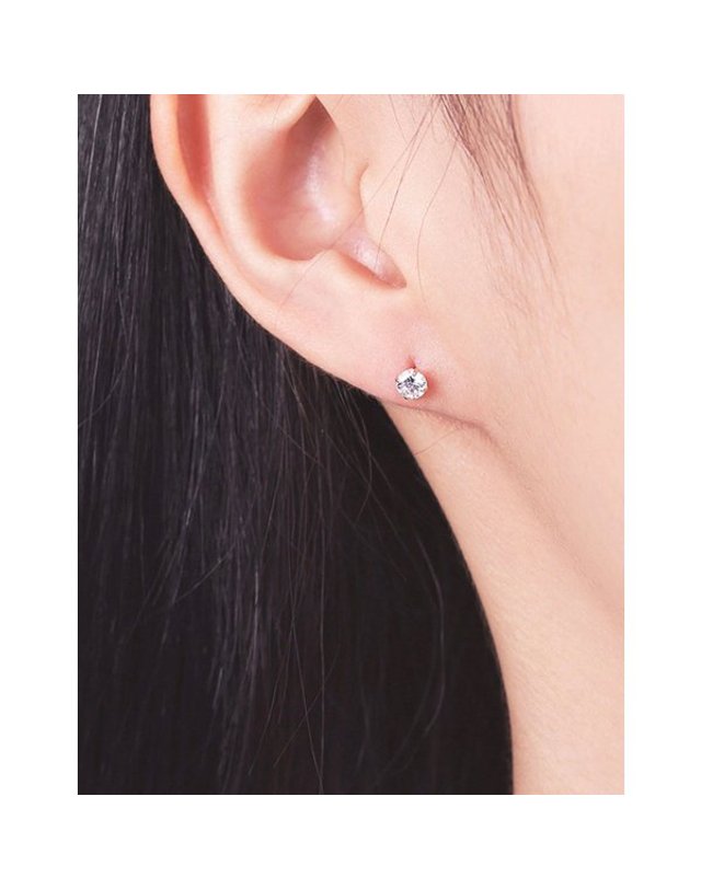 로이드 [갤러리아] [로이드] 라운드 큐빅 4mm 14K 귀걸이 착용컷