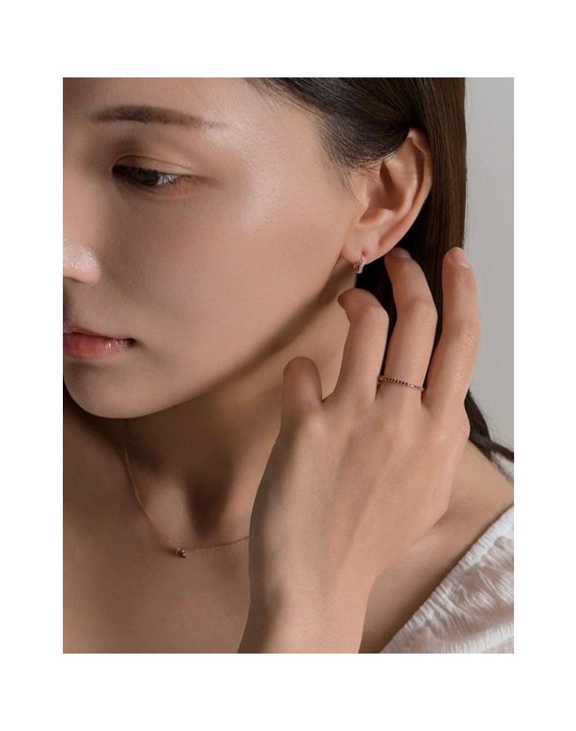 로이드 [갤러리아] [로이드] 플로우 라인 원터치 14K 귀걸이 (핑크골드) 착용컷