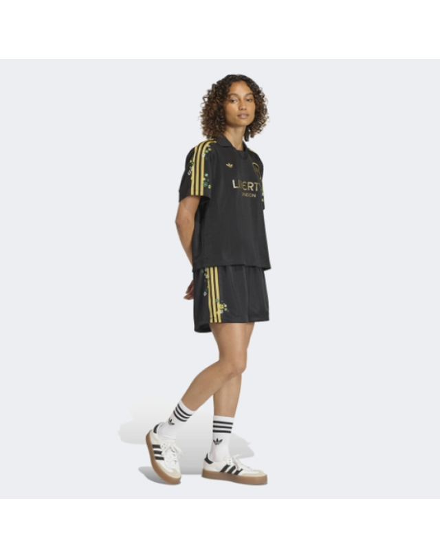 에비씨마트 [갤러리아] [ADIDAS]리버티 런던 파이어버드 쇼츠/KE3664 착용컷