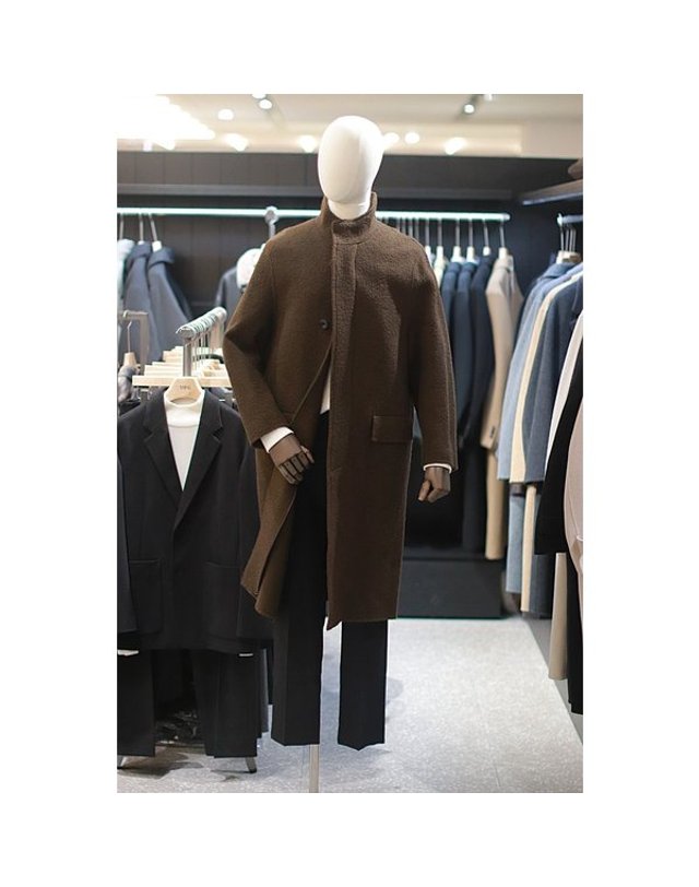 지이크 [갤러리아] 지이크 FW 브라운 핸드메이드 부클 하이넥코트 PLH9021 착용컷