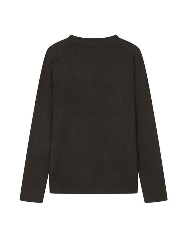 지이크 [갤러리아] 지이크 FW 브라운 라운드넥 풀오버 니트 PJUCH8504 착용컷