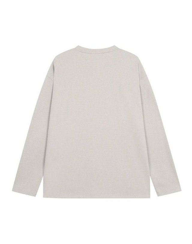 지이크 [갤러리아] 지이크 F/W 화이트 오버핏 라운드 긴팔 티셔츠 (PJIBH8502) 착용컷