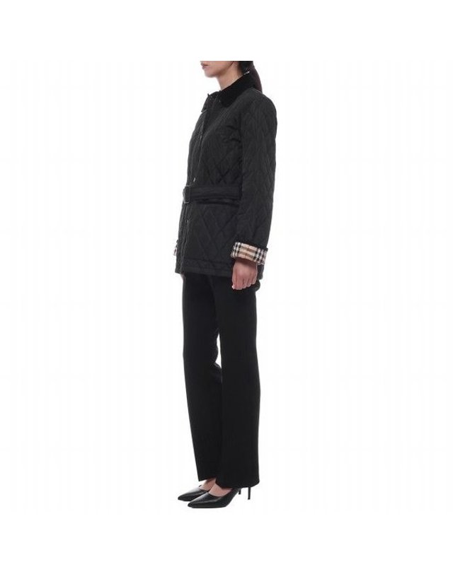 버버리 [갤러리아] 여성 코듀로이 퀼팅 재킷 (8110378 BLACK 25F) 착용컷
