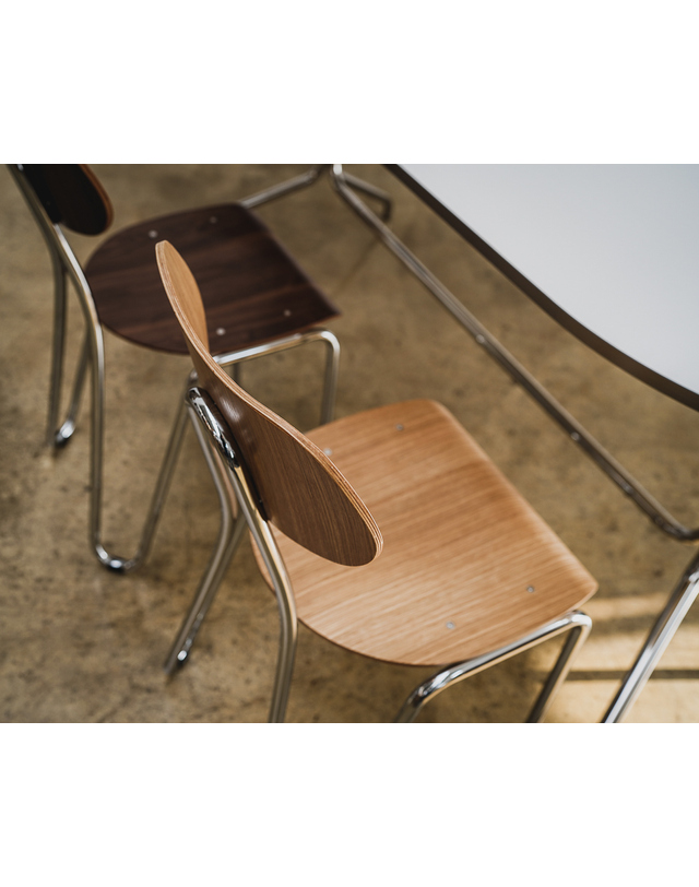 큰바다가구점 레트로 감성 의자 / 튜브 체어 착용컷