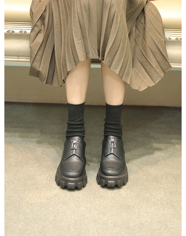 프리플라 20B309 black loafer 착용컷