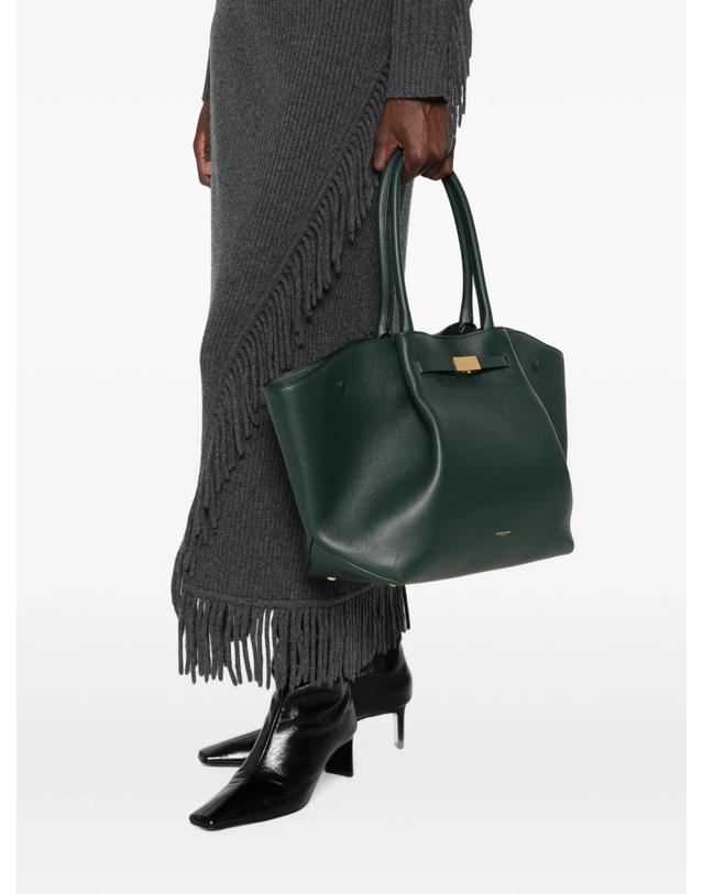 드멜리어 [해외직구] 드멜리어 The New York Grained Leather Tote Bag 12219431780616 TP725553677 착용컷