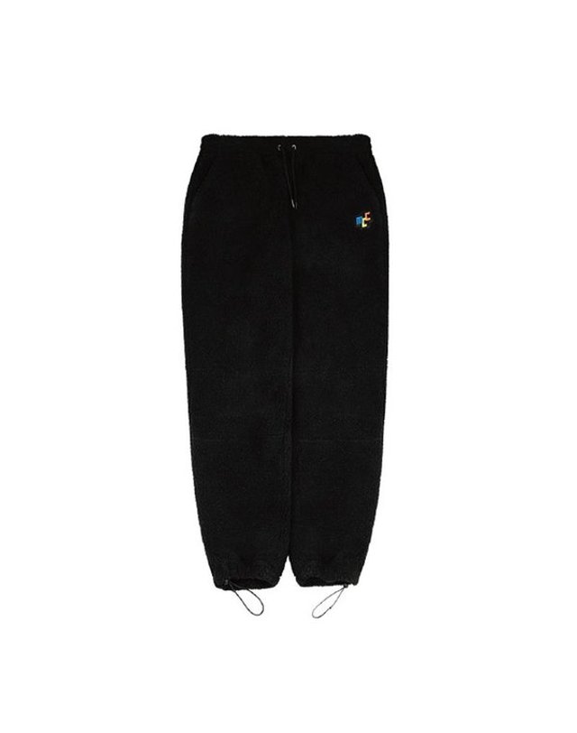 밀레 [갤러리아] FLEECE WIDE JOGGER PANTS_ZMPFP901 착용컷