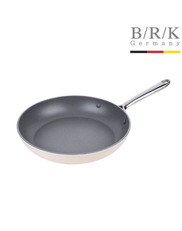 비알케이 [갤러리아] [BRK] 에볼루션 풀 인덕션 프라이팬 28cm (밀크) 착용컷