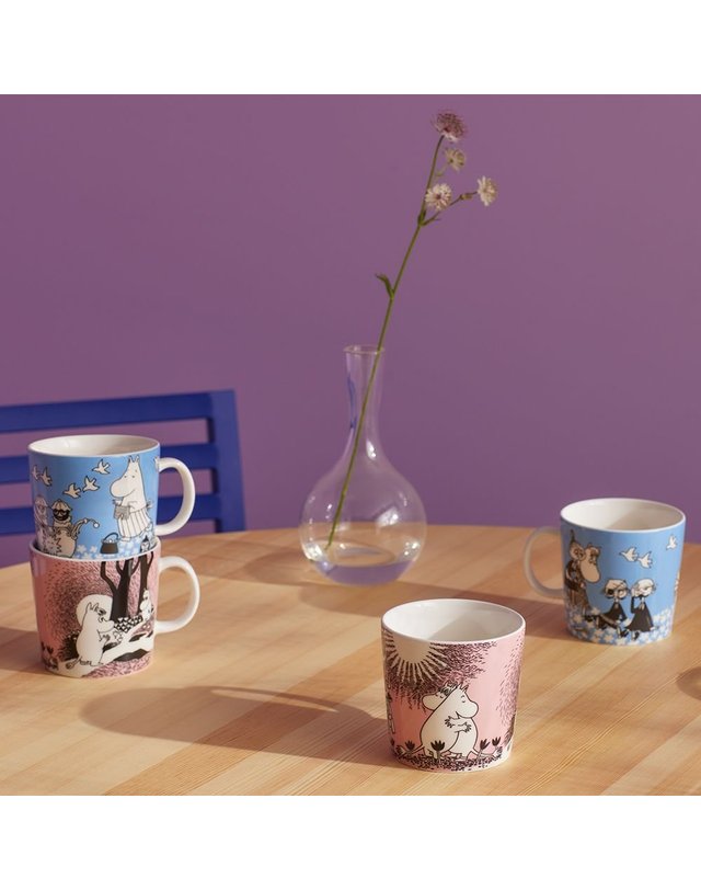 이딸라 [갤러리아] [이딸라] 무민 머그 300ml 러브_1005331 착용컷