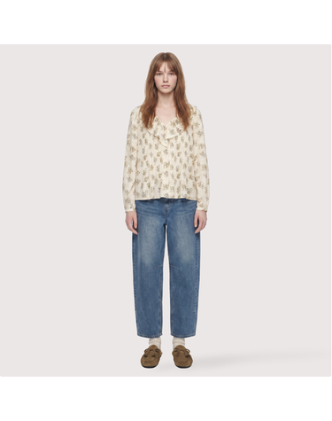[갤러리아] [써스데이아일랜드]2026 F/W 핀턱 포인트 블라우스(T266MBL132W)
