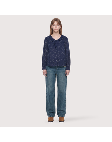[갤러리아] [써스데이아일랜드]2026 F/W 잔꽃무늬 러플 브이넥 블라우스(T266MBL154W)