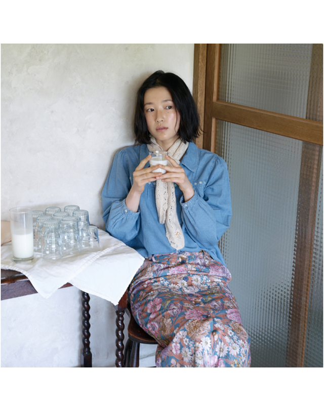 써스데이아일랜드 [갤러리아] [써스데이아일랜드]2025 F/W 패턴 세미H 라인 스커트 (T256MSK142W) 착용컷