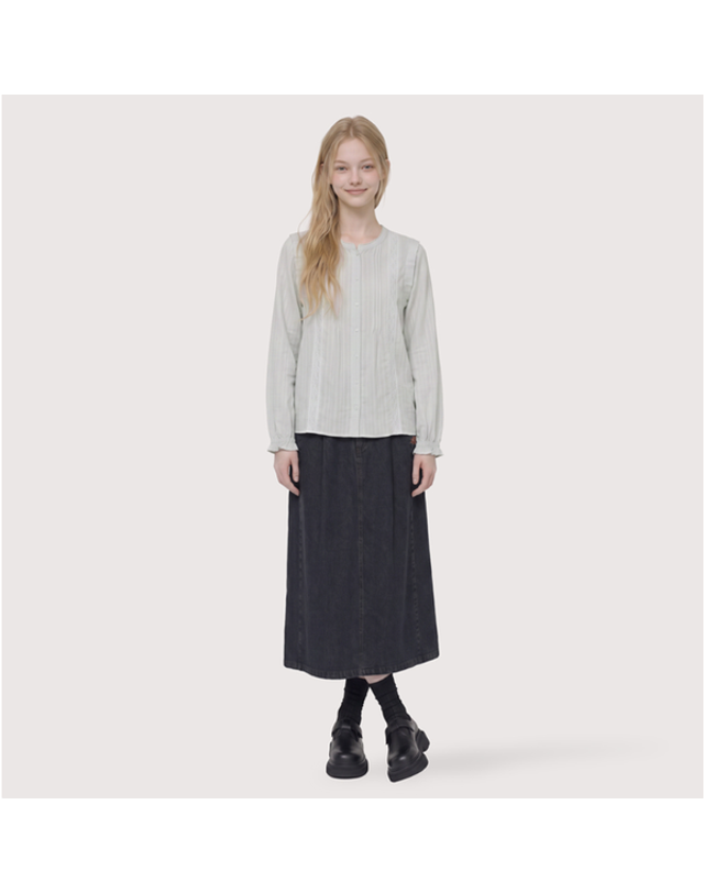 써스데이아일랜드 [갤러리아] [써스데이아일랜드]2026 F/W 레이스 믹스 블라우스(T266MBL158W) 착용컷