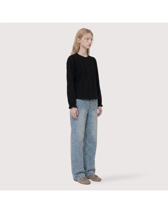 써스데이아일랜드 [갤러리아] [써스데이아일랜드]2026 F/W 레이스 믹스 블라우스(T266MBL160W) 착용컷