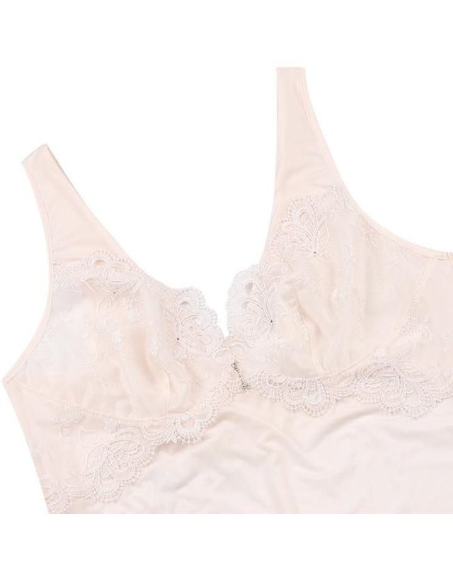 비비안 [갤러리아] 비비안 보들보들 패치자수 런닝형 풀 슬립 FS978A/2C 착용컷