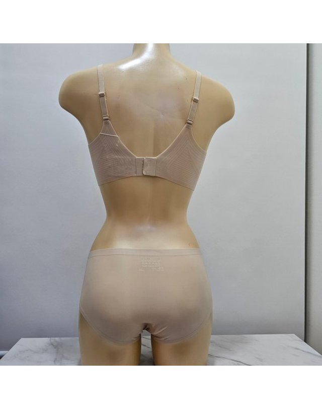 비비안 [갤러리아] 갤러리아 비비안 무봉제 심리스 노와이어 브라팬티세트(BR1848ABP1848A) SK 착용컷