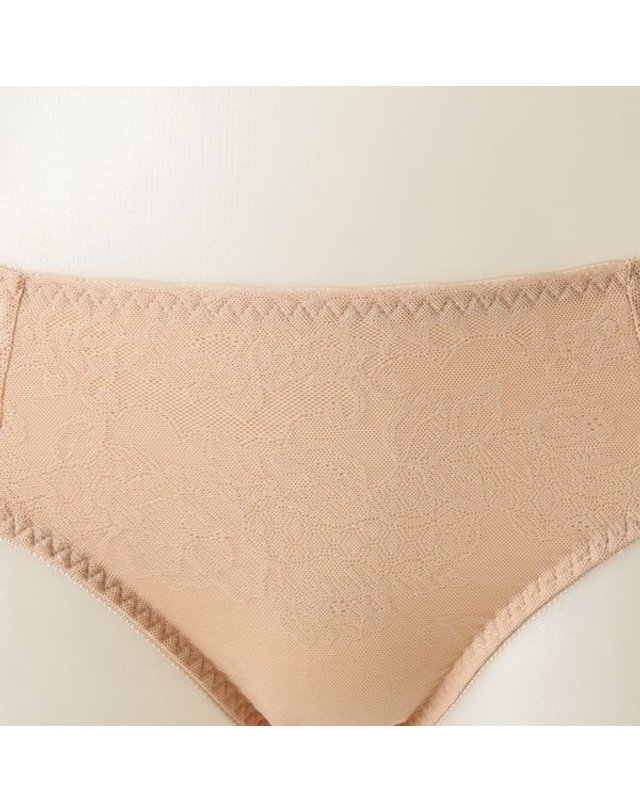와코루 [갤러리아] 편안하고 가벼운 보정기능의 자카드 노라인 햄팬티(WLGC480T BR) 착용컷