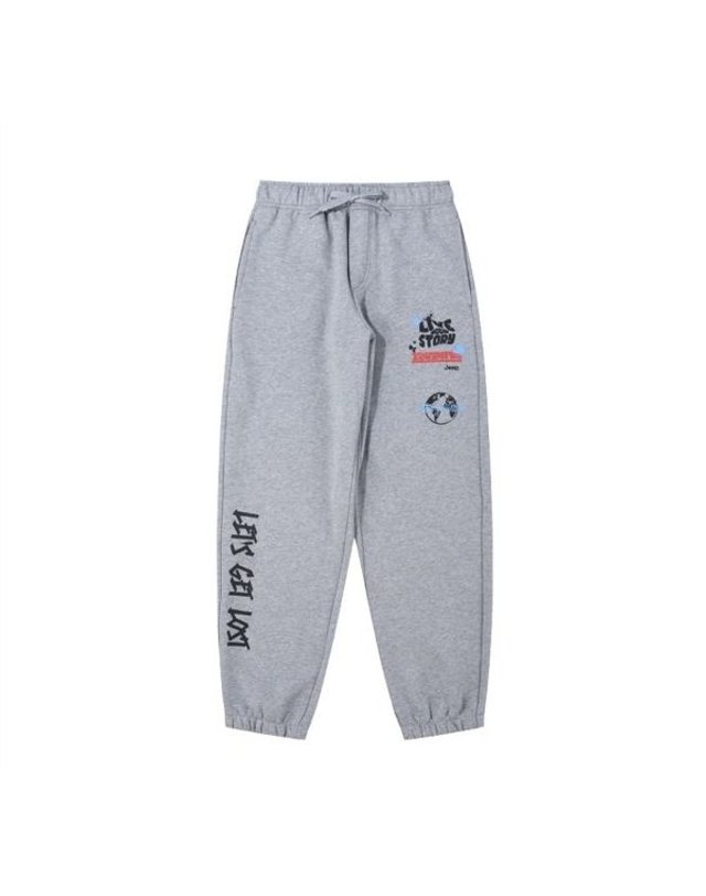 지프 [갤러리아] 지프(Jeep) 남여공용 레터링 그래픽 조거 트레이닝팬츠 JR4TSU932 착용컷